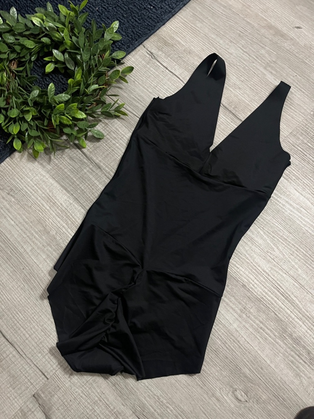 Leonisa body shaper - Picture 3 of 11